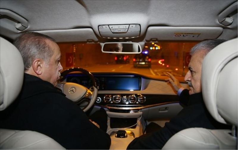 Erdoğan, açılışını yaptığı tünelde otomobil kullandı
