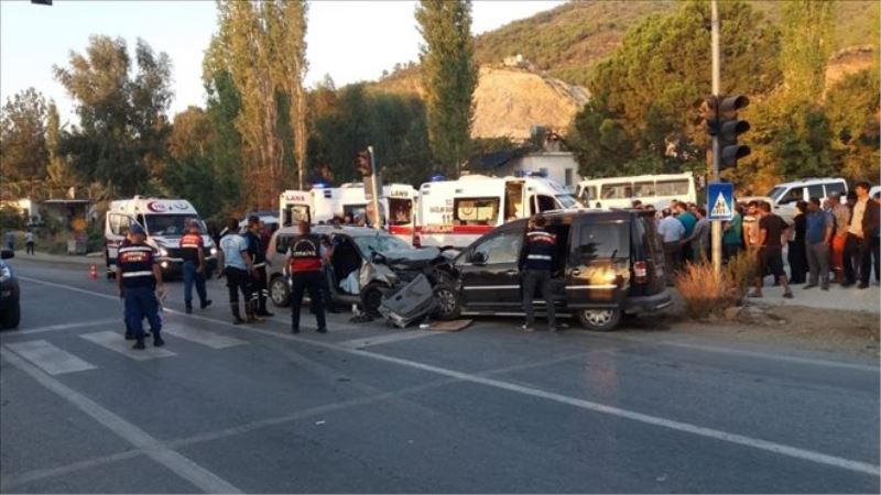 Mersin’de trafik kazası: 2 ölü, 7 yaralı 