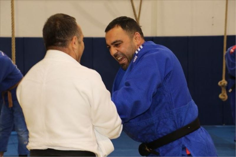 Hamza Yerlikaya, milli judocularla mindere çıktı 