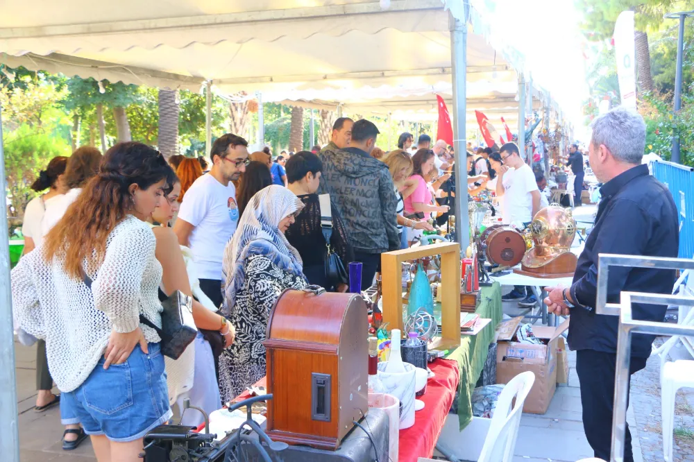 Nostalji Festivaline Antalyalılar akın etti