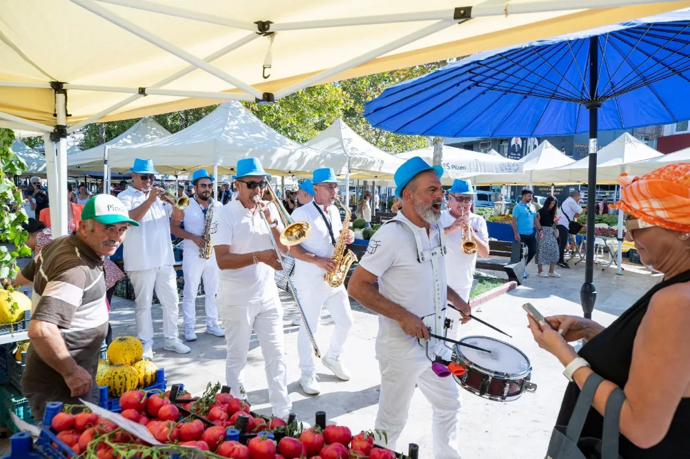 Urla’nın binlerce yıllık Bağbozumu Şenliği başladı