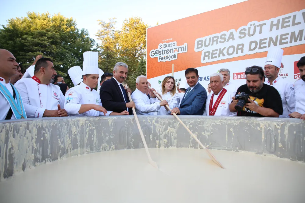 Gastronomi Festivali’nde ‘Bursa süt helvası’ rekor denemesi