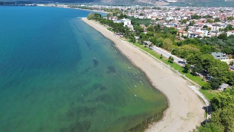 Papanın geleceği ve deprem hareketliliği, İznik’e olan ilgiyi artırdı
