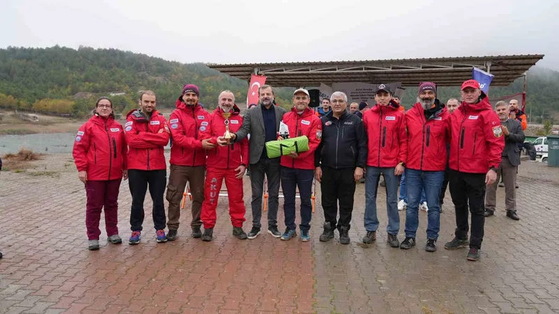 Arama kurtarma ekipleri  Ericek Adrenalin Park’ta  yarıştı
