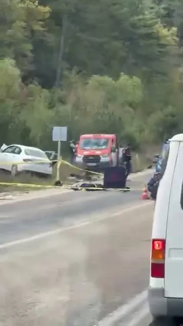 Bursa’da otomobil ile motosiklet kafa kafaya çarpıştı: 1 ölü, 1 yaralı
