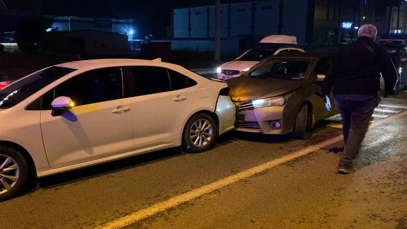 İnegöl’de zincirleme kaza : 1’i çocuk 5 yaralı
