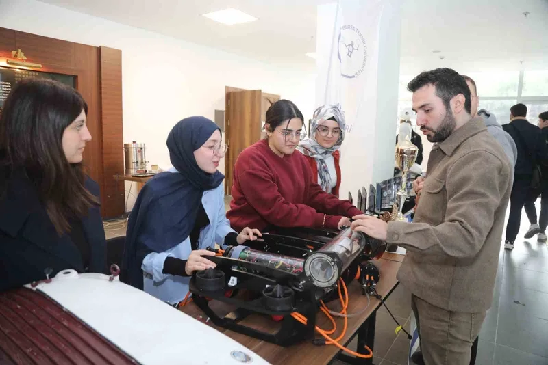 BTÜ Robot Günleri’nde geleceğin teknolojileri konuşuldu
