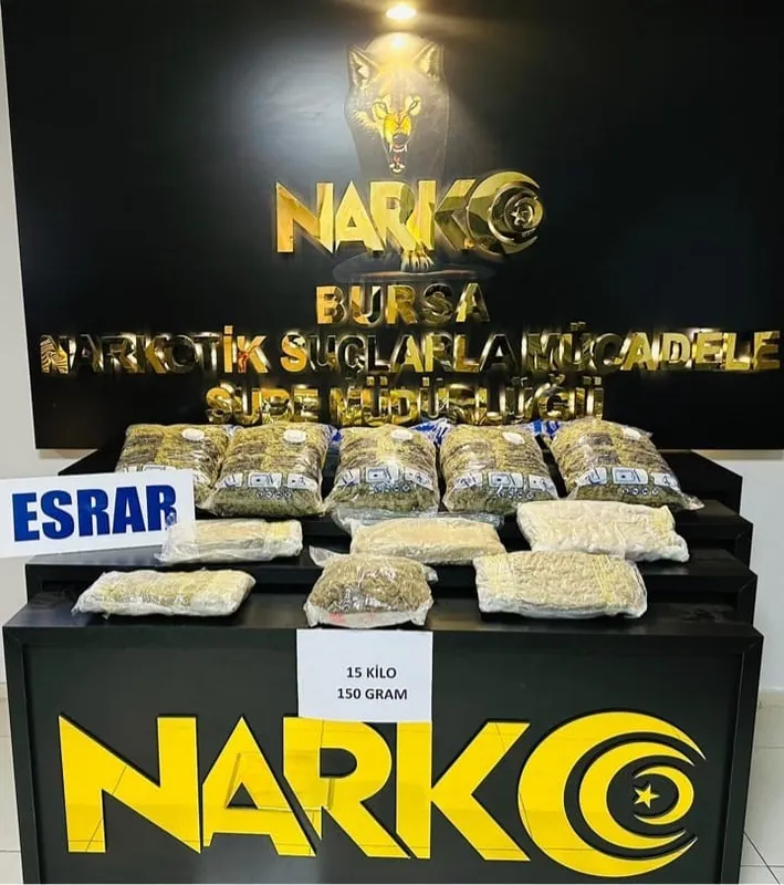 Bursa’da uyuşturucu operasyonu : 15 kilo esrar ele geçirildi
