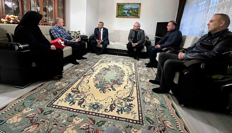 Şehit Serdar Uslu’nun öğretmen babasına anlamlı ziyaret

