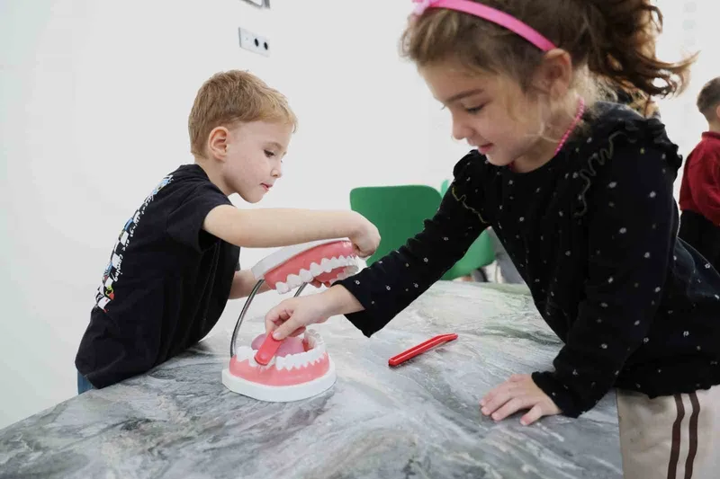 Osmangazi’de minikler sağlıklı gülüşlerin sırrını öğrendi
