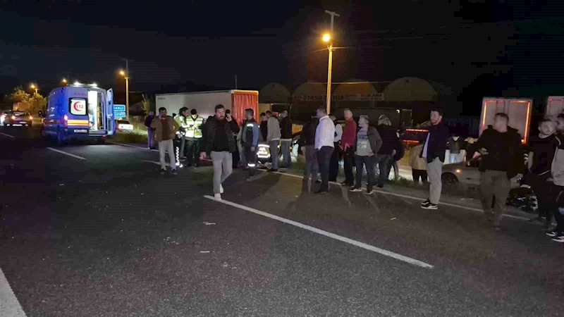 Tekerlekli sandalyeyle yolun karşısına geçerken otomobilin çarptığı engelli vatandaş yaralandı
