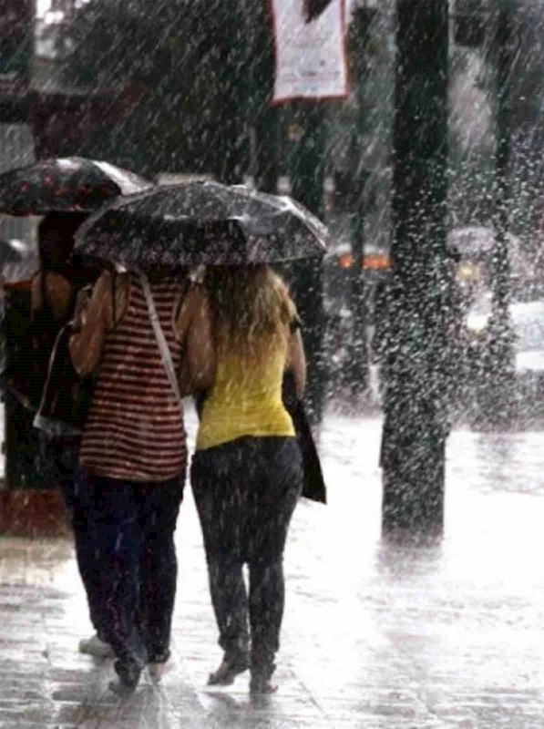 Meteorolojiden Perşembe akşam saatlerine kadar yağış uyarısı
