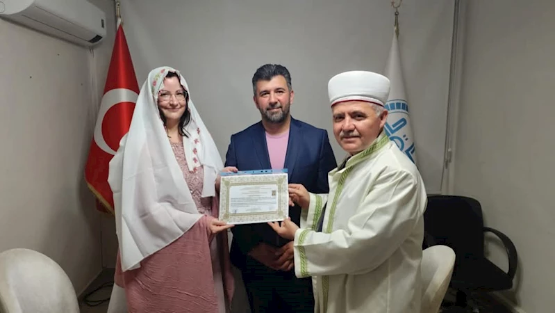 Müslüman olup Canan ismini aldı
