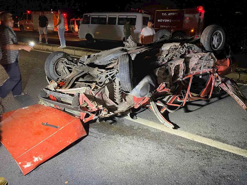 Tofaş otomobil kağıt gibi ezildi: 1 yaralı
