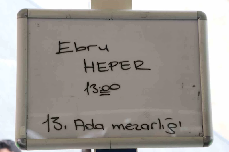 Metrobüs kazasında hayatını kaybeden Ebru Heper defnedildi
