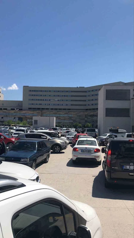 Bursa Şehir Hastanesi’nin otopark sorunu çözülemiyor
