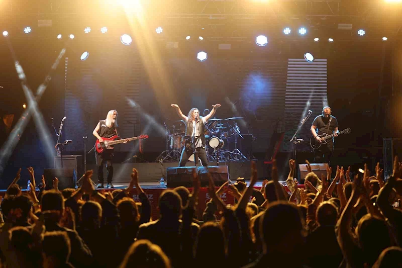 Necati ve Saykolar, Merkezefendililere unutulmaz bir gece yaşattı
