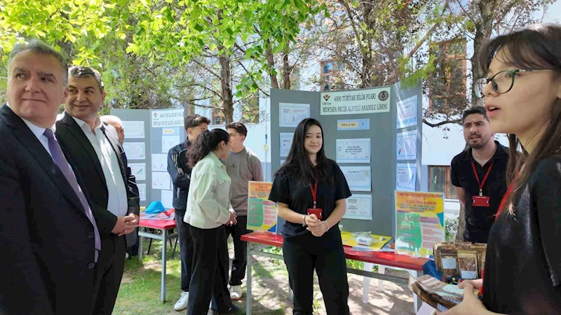 Gediz’de öğrencilerden ilgi çekici projeler; vardiyalı çalışmanın aile içi etkileri araştırıldı
