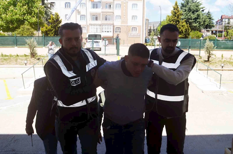 Anne cinayetinde acı gerçek: Tartıştığı oğlunu kapısına gelen polise şikayet etmedi, 1 dakika sonra canından oldu
