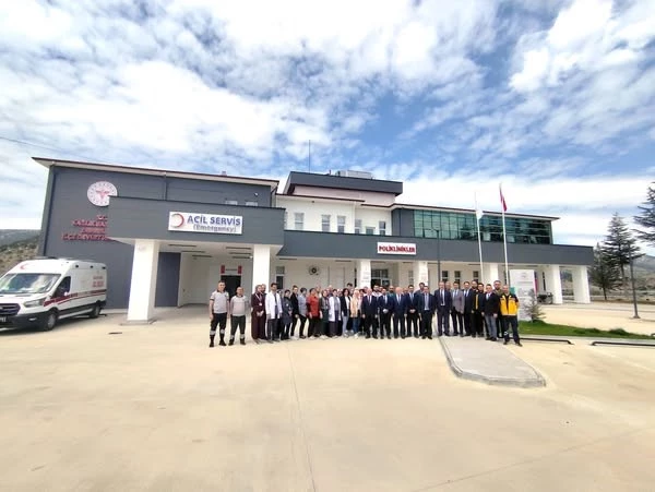 İl Sağlık Müdürü Koç, hizmete başlayan yeni hastaneyi ziyaret etti
