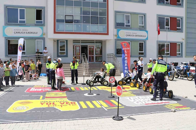 Kütahya’da öğrencilere trafik eğitimi
