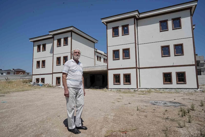 Bursa’nın en kıymetli yerindeki arsasını yaşlıların bakımı için vakfetti
