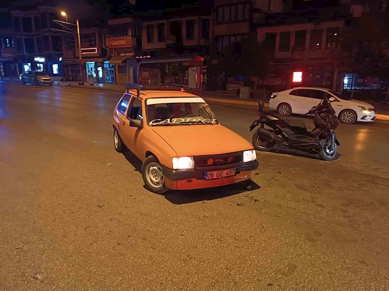 Bursa’da drift yapan araç ile motosiklet çarpıştı, kaza kameralara saniye saniye yansıdı
