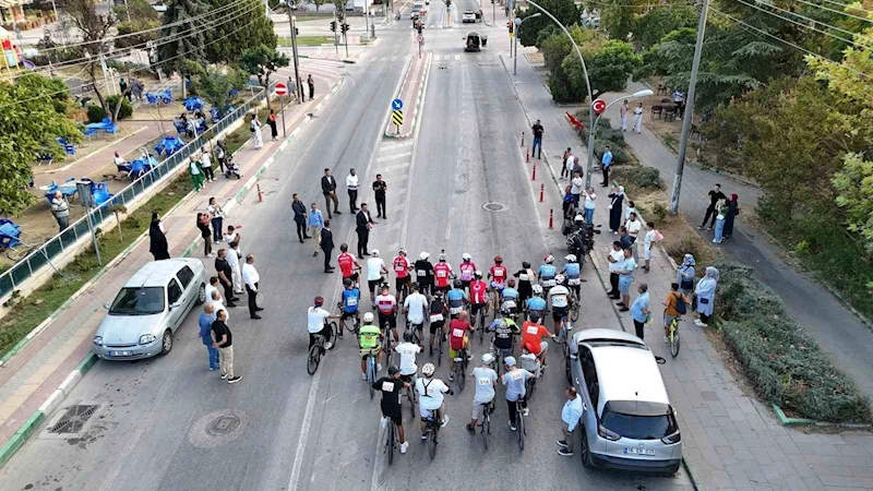 Biber Festivali kapsamında bisiklet yarışı nefes kesti
